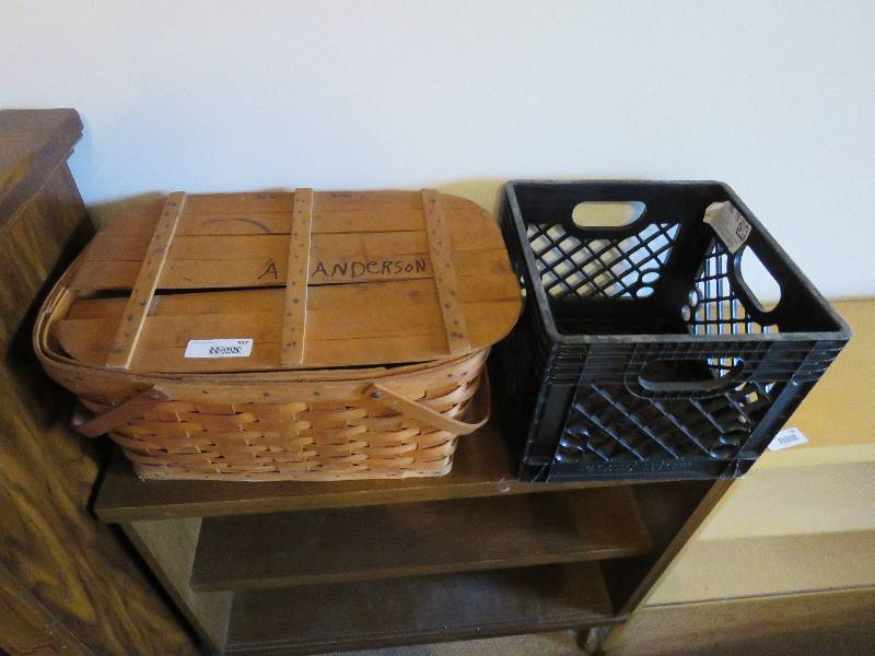 lot 557 image: Picnic Basket
