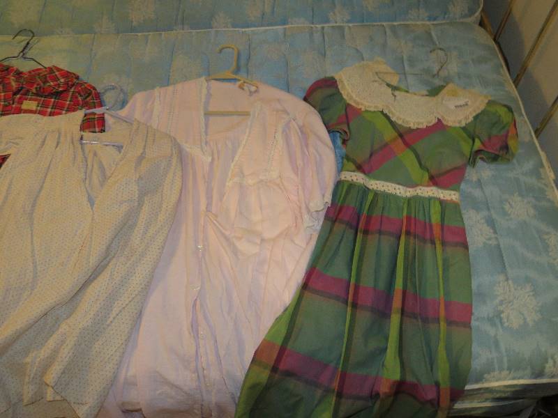 lot 604 image: Vintage Dresses