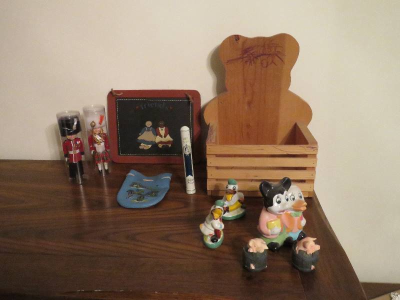 lot 608 image: Household lot