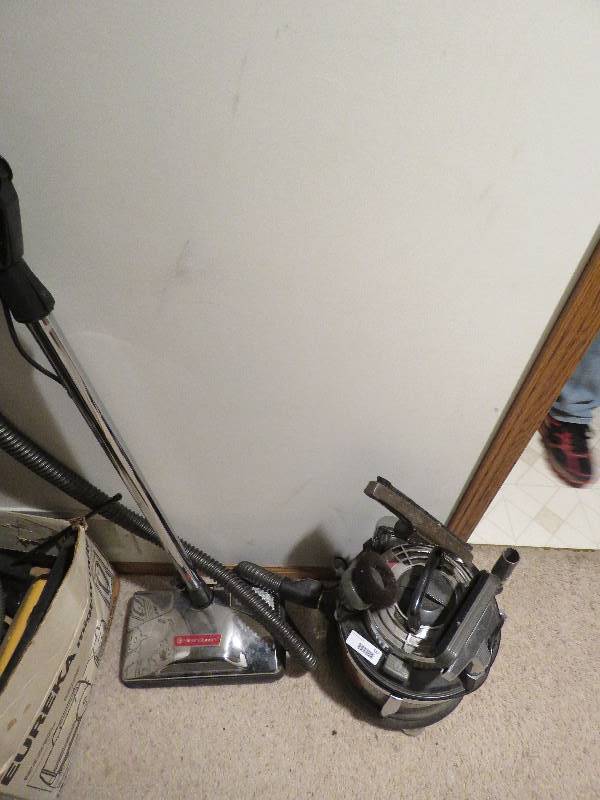 lot 617 image: Filter Queen Vacuum