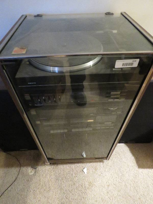 lot 618 image: Stereo