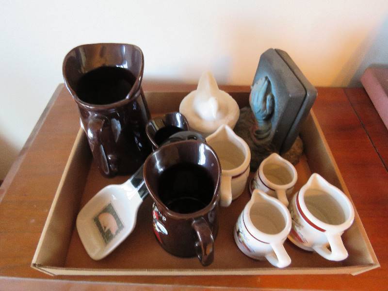 lot 316 image: Collectible Kitchen Items