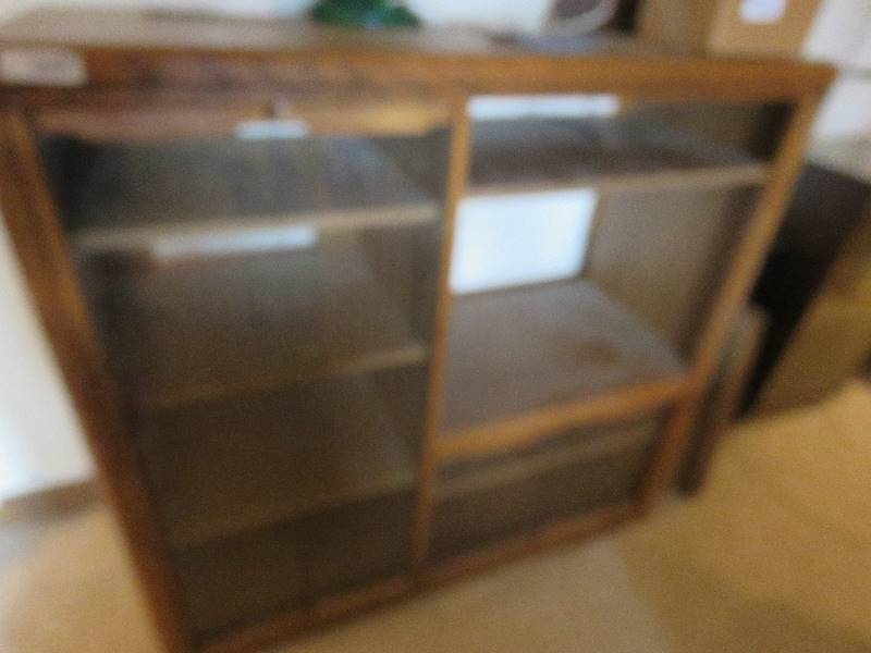 lot 625 image: Entertainment Center