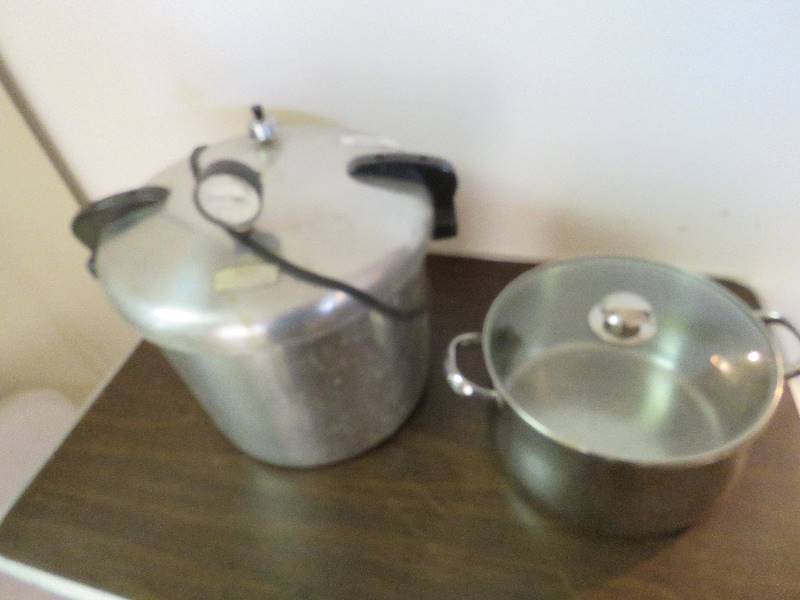 lot 627 image: Canning Supplies