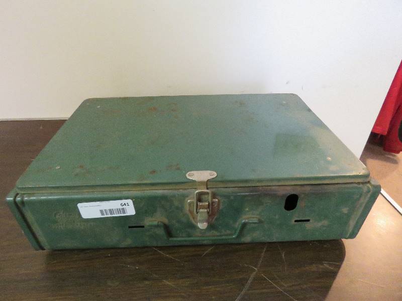 lot 641 image: Coleman Camp Grill