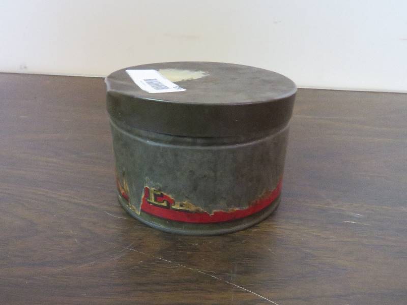 lot 656 image: Buttons