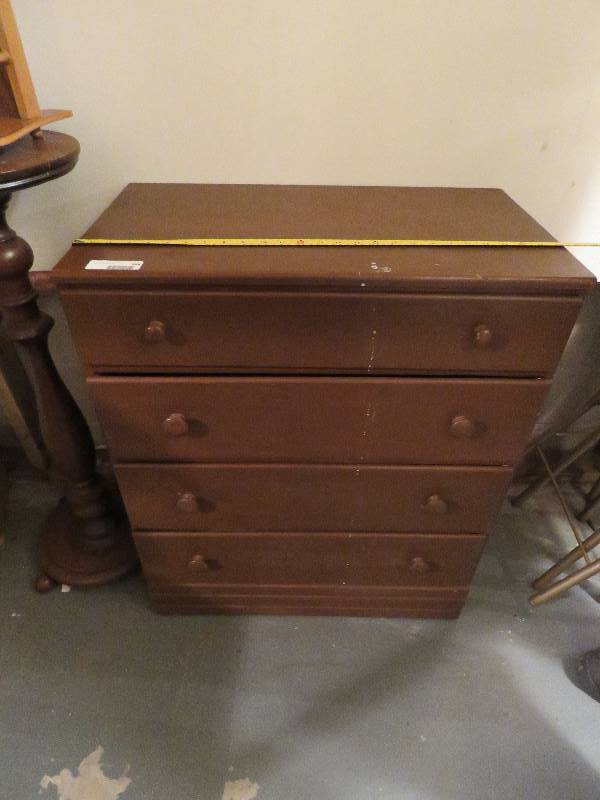lot 664 image: Vintage Dresser