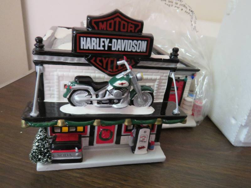 lot 683 image: Collectible Harley Davidson