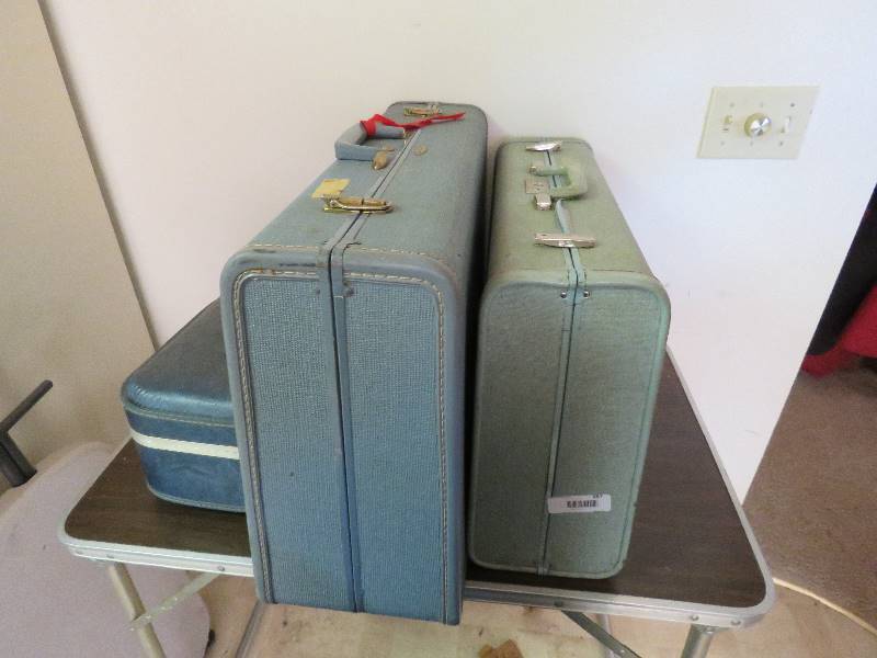 lot 687 image: Vintage Luggage