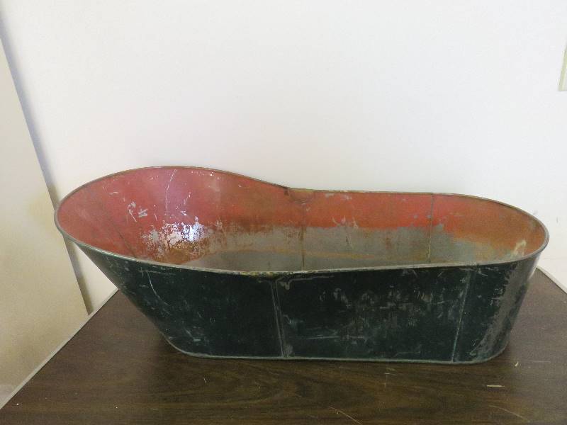 lot 690 image: Vintage Wash Tub