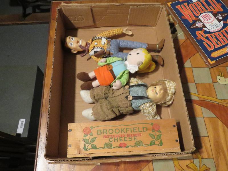 lot 709 image: Vintage Toys