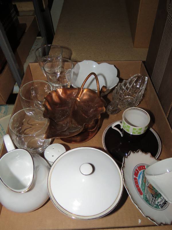 lot 710 image: Misc. Kitchen Lot