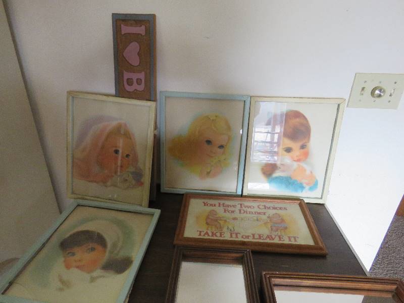 lot 725 image: Vintage Wall Decor