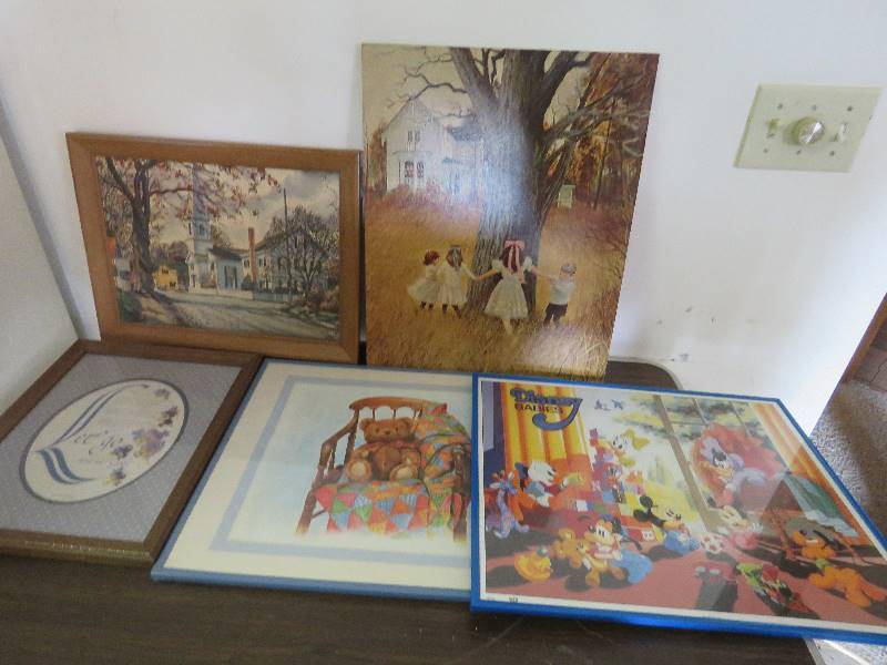 lot 726 image: Vintage Wall Decor