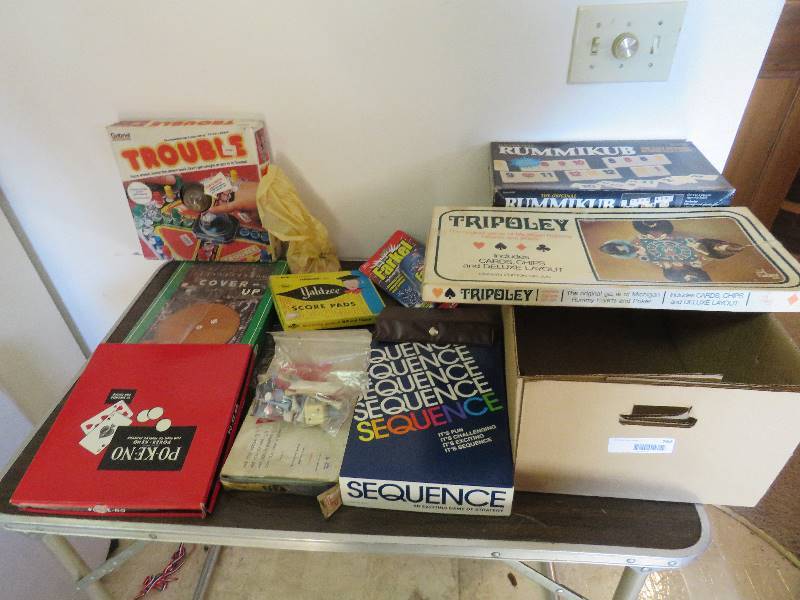 lot 766 image: Vintage Game Lot