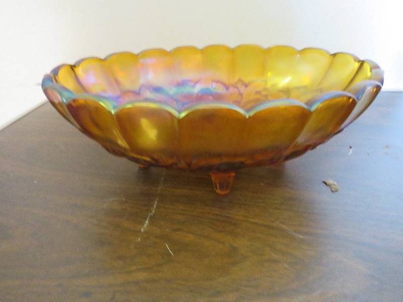 lot 769 image: Carnival Glass Bowl