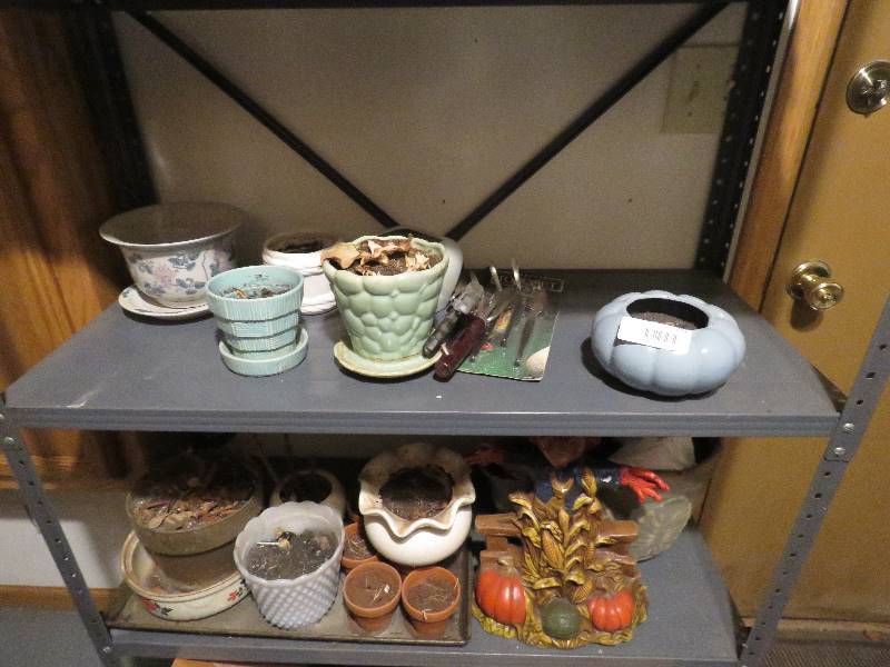 lot 776 image: Flower Pots