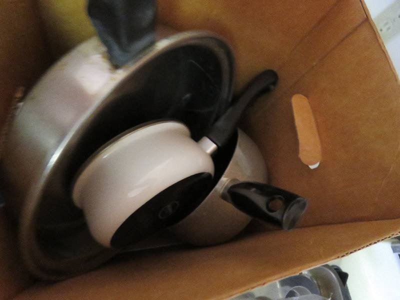 lot 785 image: Pots and Pans