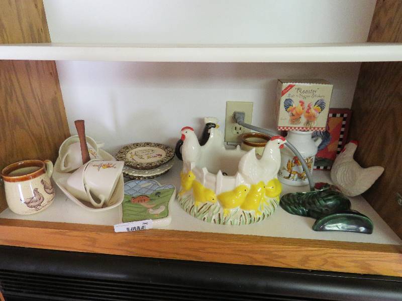 lot 786 image: Chicken Decor