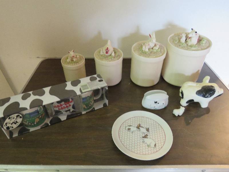 lot 824 image: Kitchen  Decor