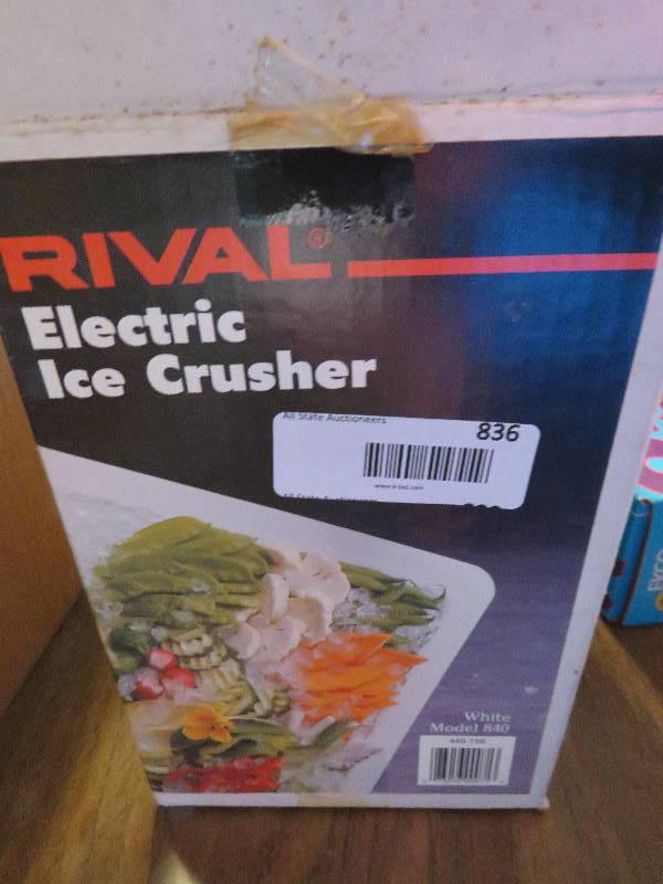 lot 836 image: Electric Ice Crusher