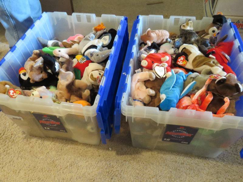 lot 841 image: Collectible Beanie Babies