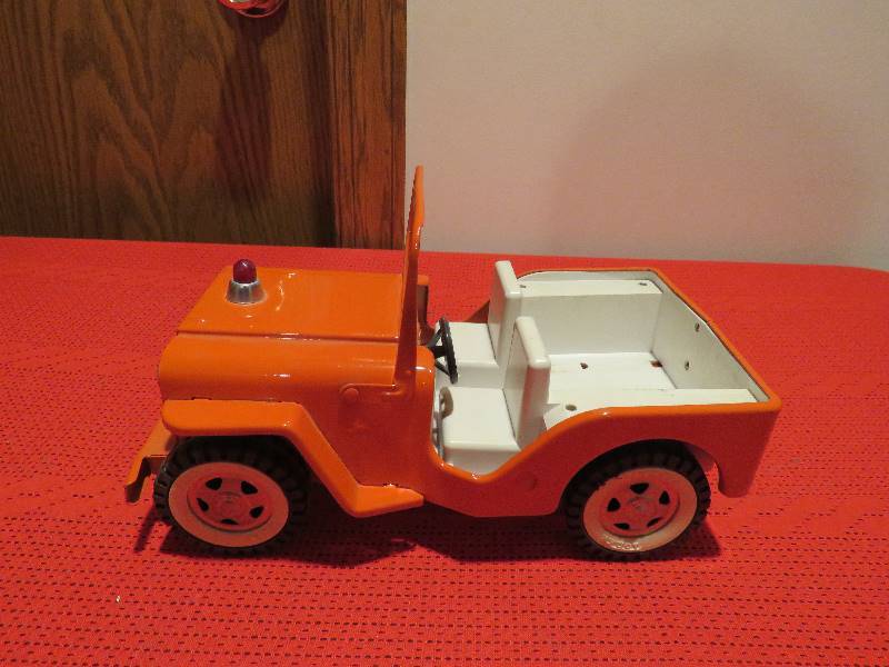 lot 870 image: Vintage Tonka Truck
