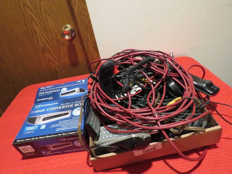 lot 879 image: Electronic Lot