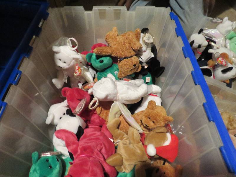 lot 918 image: Collectible Beanie Babies