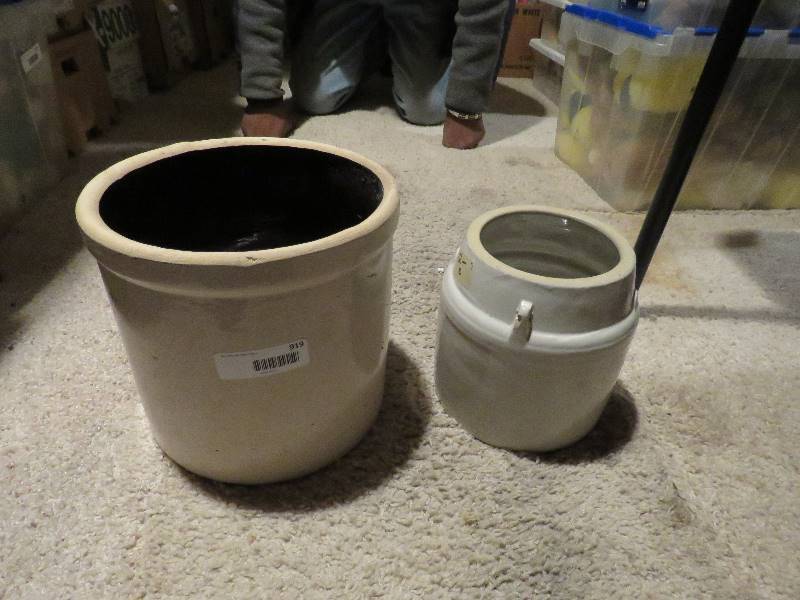 lot 919 image: Vintage Crocks