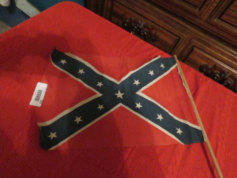 lot 927 image: Confederate Flag