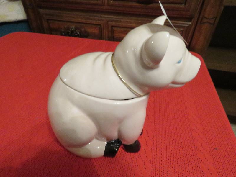 lot 928 image: Collectible Cookie Jar