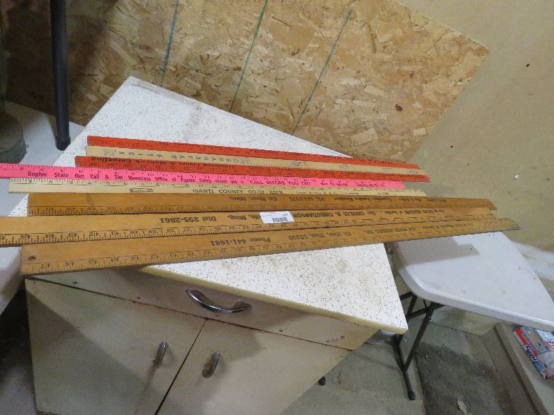 lot 939 image: Vintage Yardsticks