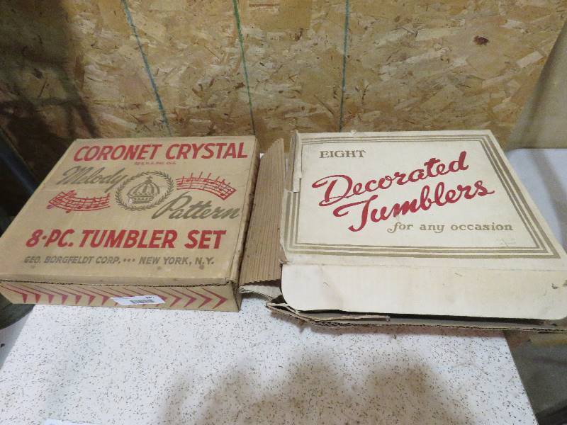 lot 945 image: Vintage Tumbler Sets