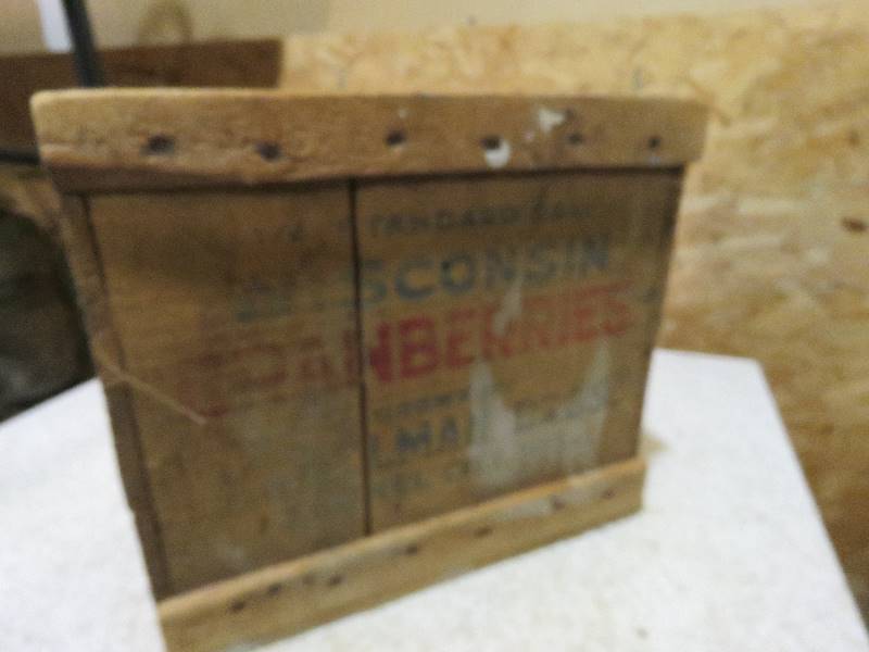 lot 986 image: Vintage Wood Crate