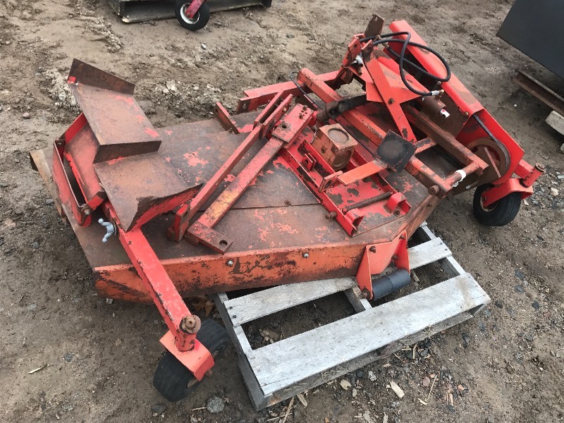 lot 16 image: 72 PTO-Driven Mower Deck With Hydr...