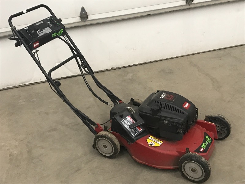 lot 4 image: Toro Recycler 21 Mower