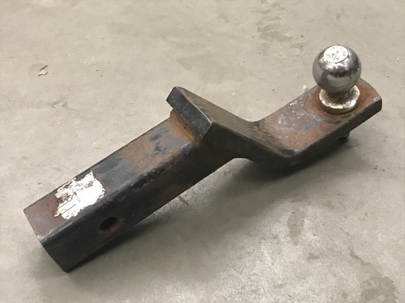 lot 60 image: 2-Drop Receiver Hitc With 1 78 B...