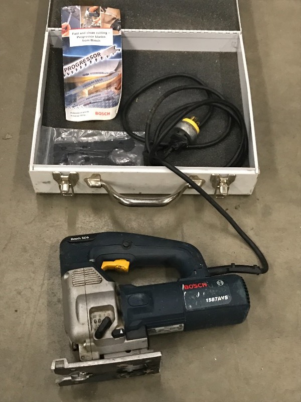 lot 68 image: Bosch 1578AVS Jig-Saw With Case ...