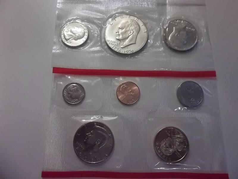 1976 Bicentenial  & 2006 D Special Mint Sets Unc