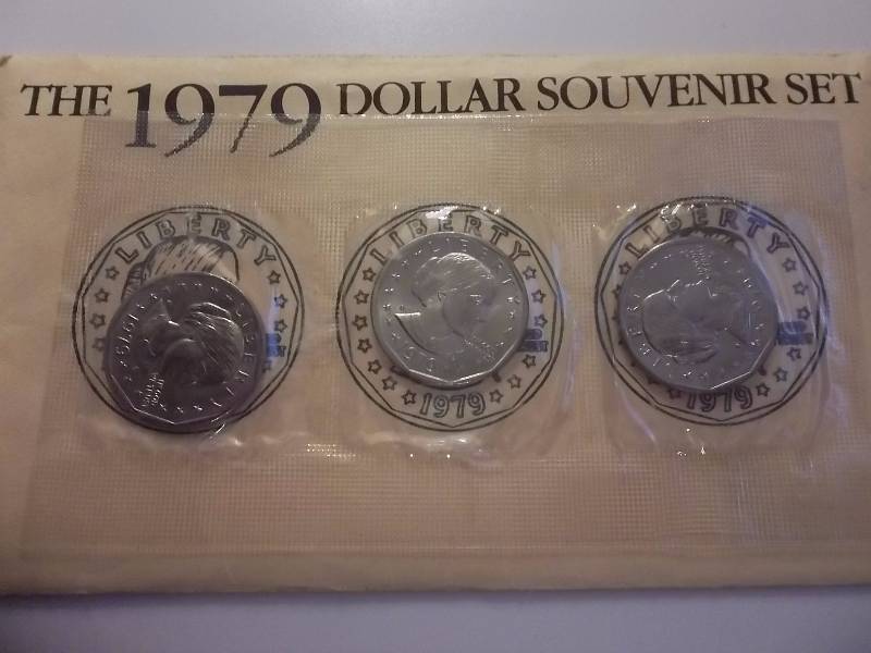1979 Susan B. Anthony Dollar Souvenir Unc Coin Set P,D,S In Original Packaging