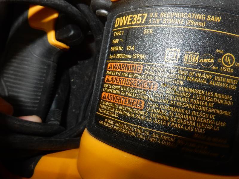 lot 36 image: DEWALT, DWE357 reciprocating saw.. No blades