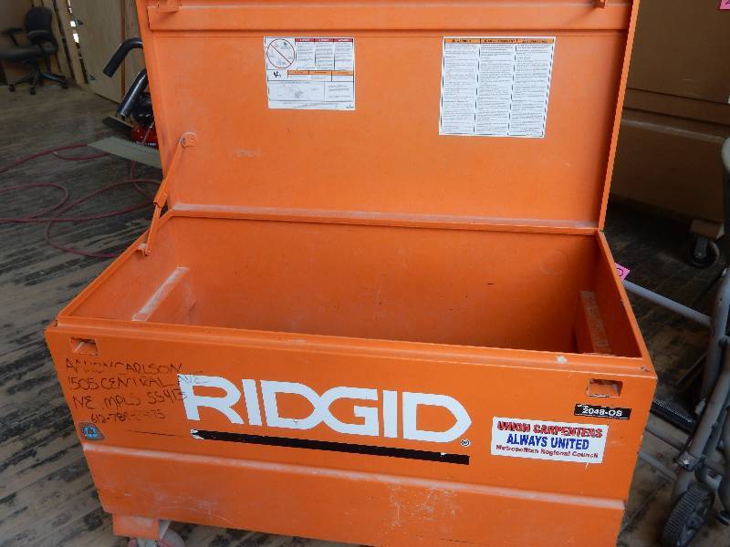 lot 25 image: Ridgid job site box.. 48 in x24in x 36in