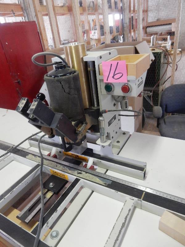 lot 16 image: OMAL Hinges Boring Insert Machine, Model WM 1025