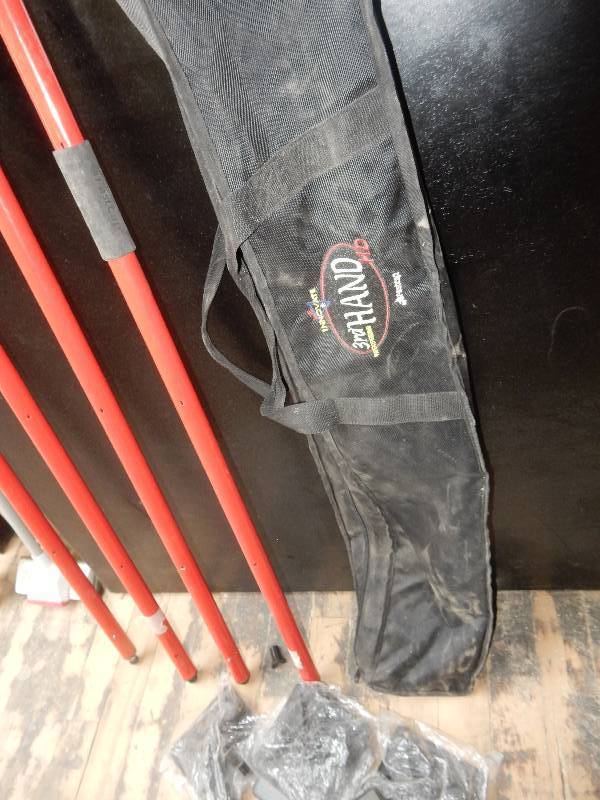 lot 107 image: Set of 4 support poles..