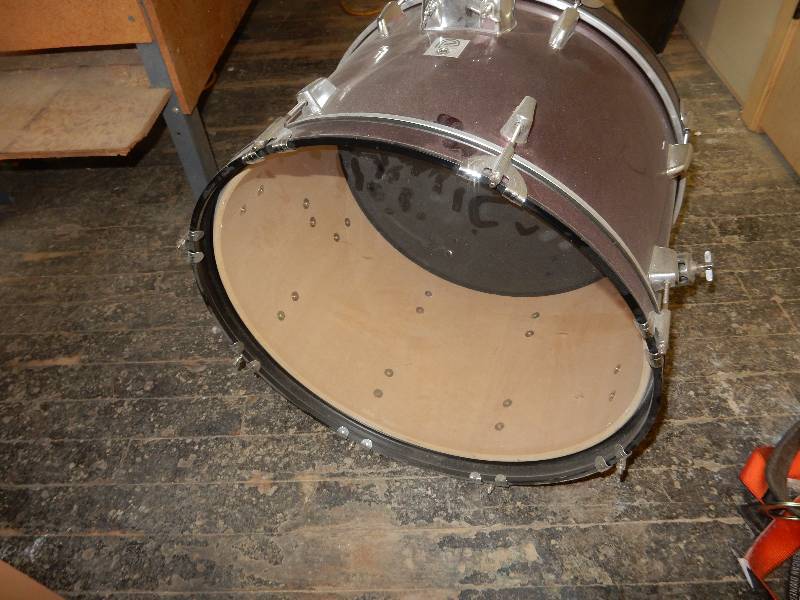 lot 116 image: BASE Drum.. Clear Plastic frontback.. Looks almost like new