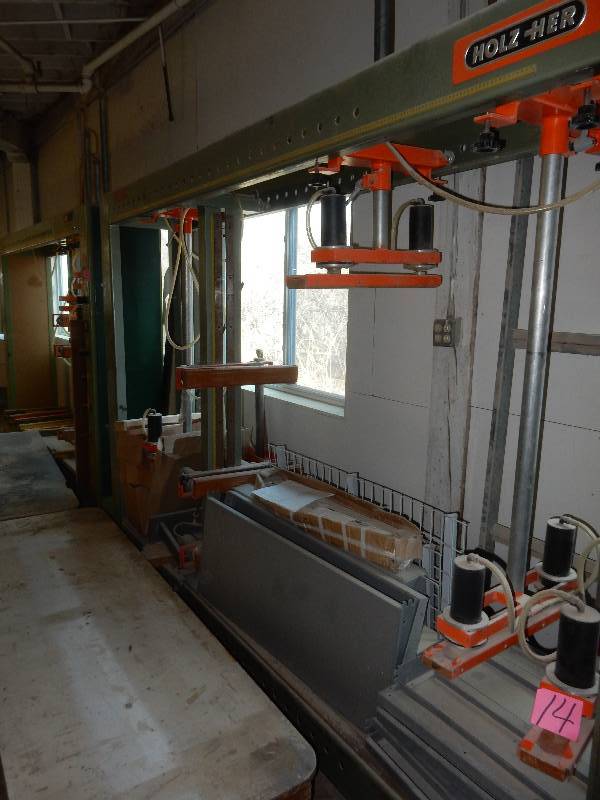 lot 14 image: Holz Her, Case Clamp