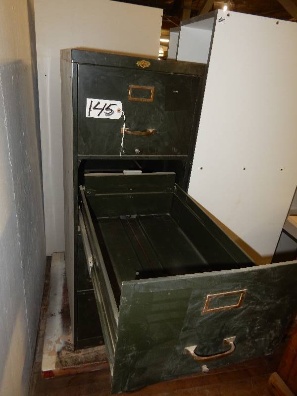 lot 145 image: Vintage 4 Drawer File Cabinet