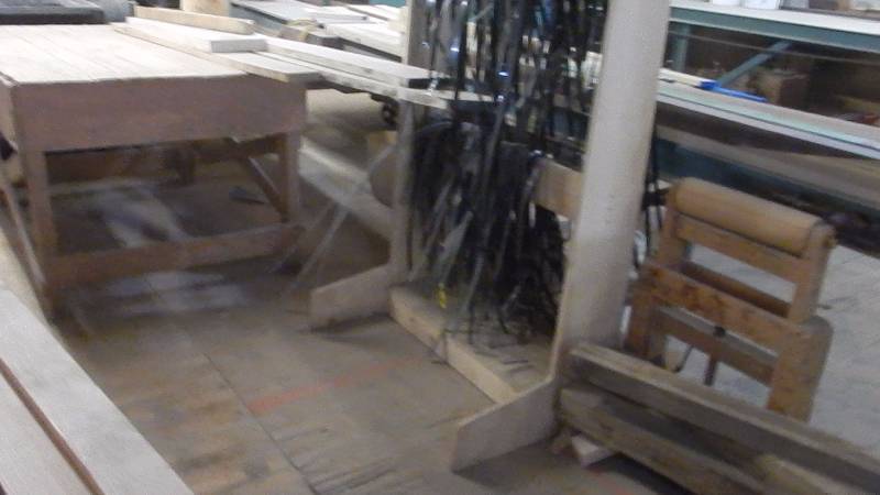 lot 150 image: Hanging rack (straps not included. Unless you want them)