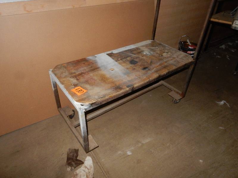 lot 170 image: Wood top work cart.. 24 in x 36in x 24in h